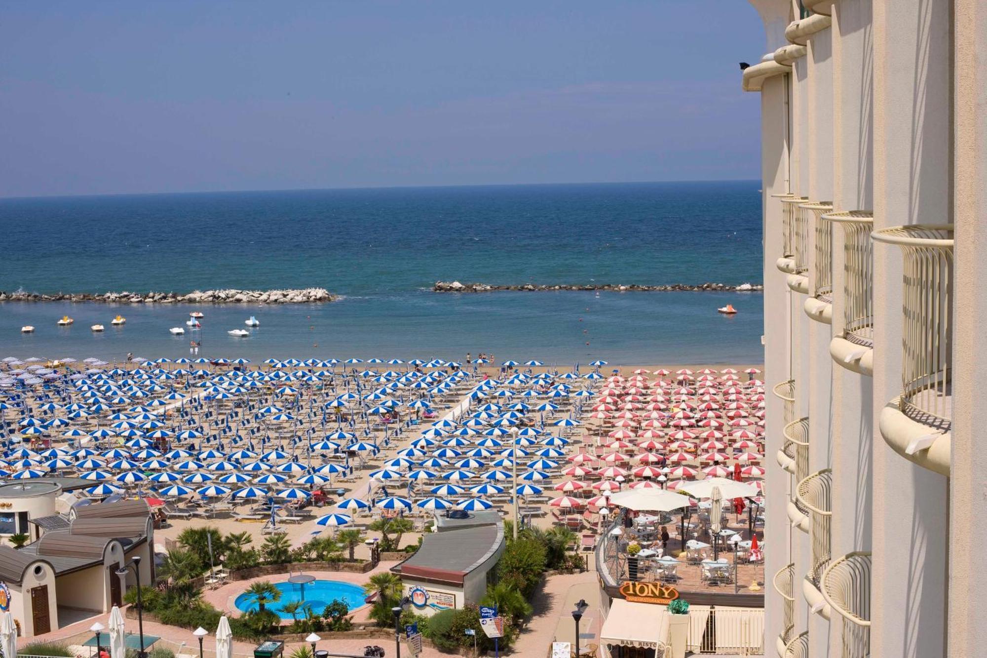 Hotel Beaurivage Cattolica Esterno foto